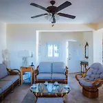 Villa Aίολος *