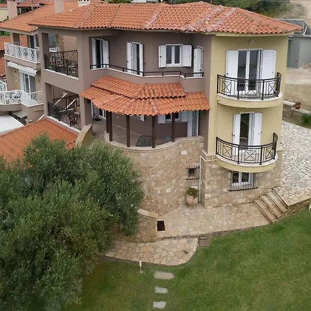Aίολος * Nikiti (Sithonia)